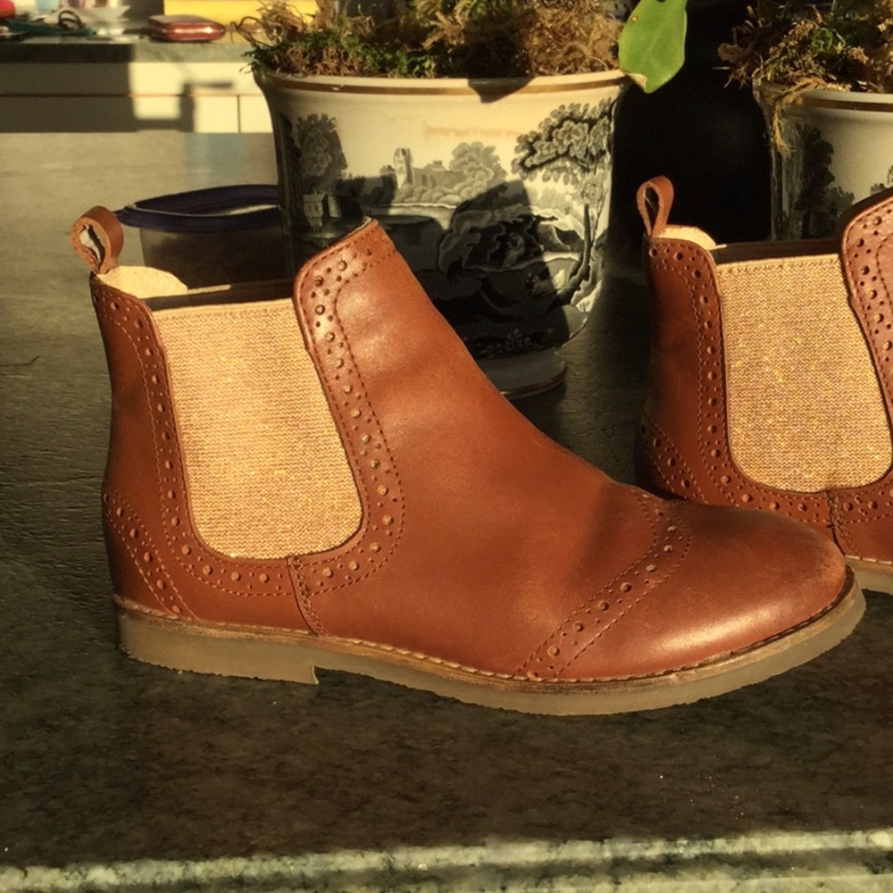 Kid’s size 2 brown booties, Johnny B
